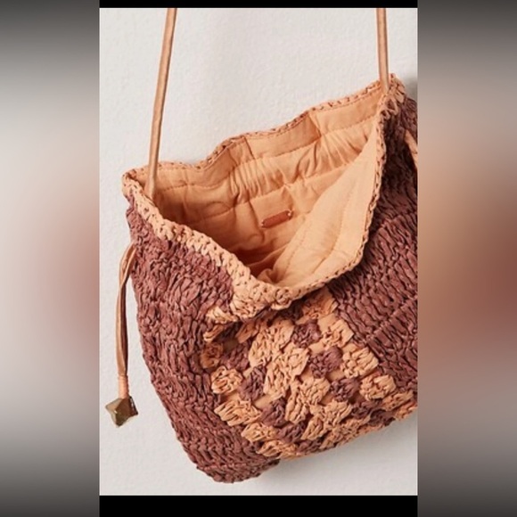 NWOT FREE PEOPLE Heatwave Mini Crossbody Woven Raffia Straw Drawstring Bohemian - Picture 4 of 16